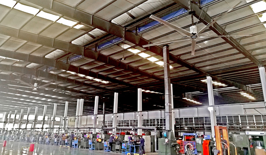 工業大吊扇減輕員工夏季的熱應激